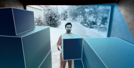 警報表示器での警告方法 ・対象物を検知した場合：黄のアイコン表示 ・衝突の危険を検知した場合：赤のアイコン表示＋警報音